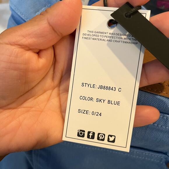 Judy Blue High Waist Tummy Control Wide Crop Pants Size 0 / 24 Sky Blue New - Picture 6 of 6